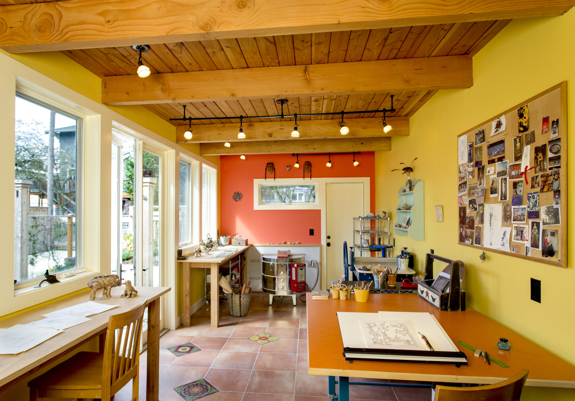 140404_pottery_studio_01