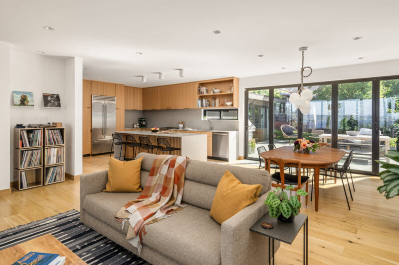 Crescent_Porchlight_2601_web-10