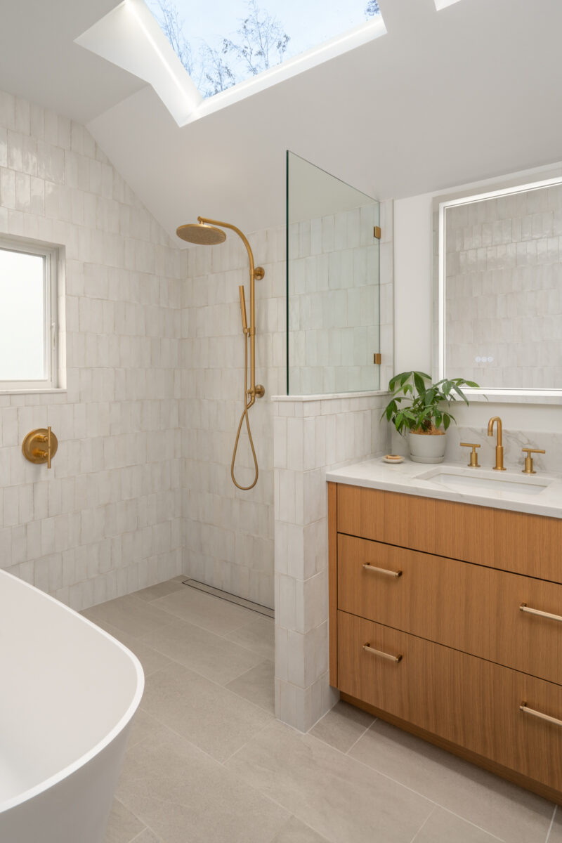 Crescent_Porchlight_Kinsman2025_web-1