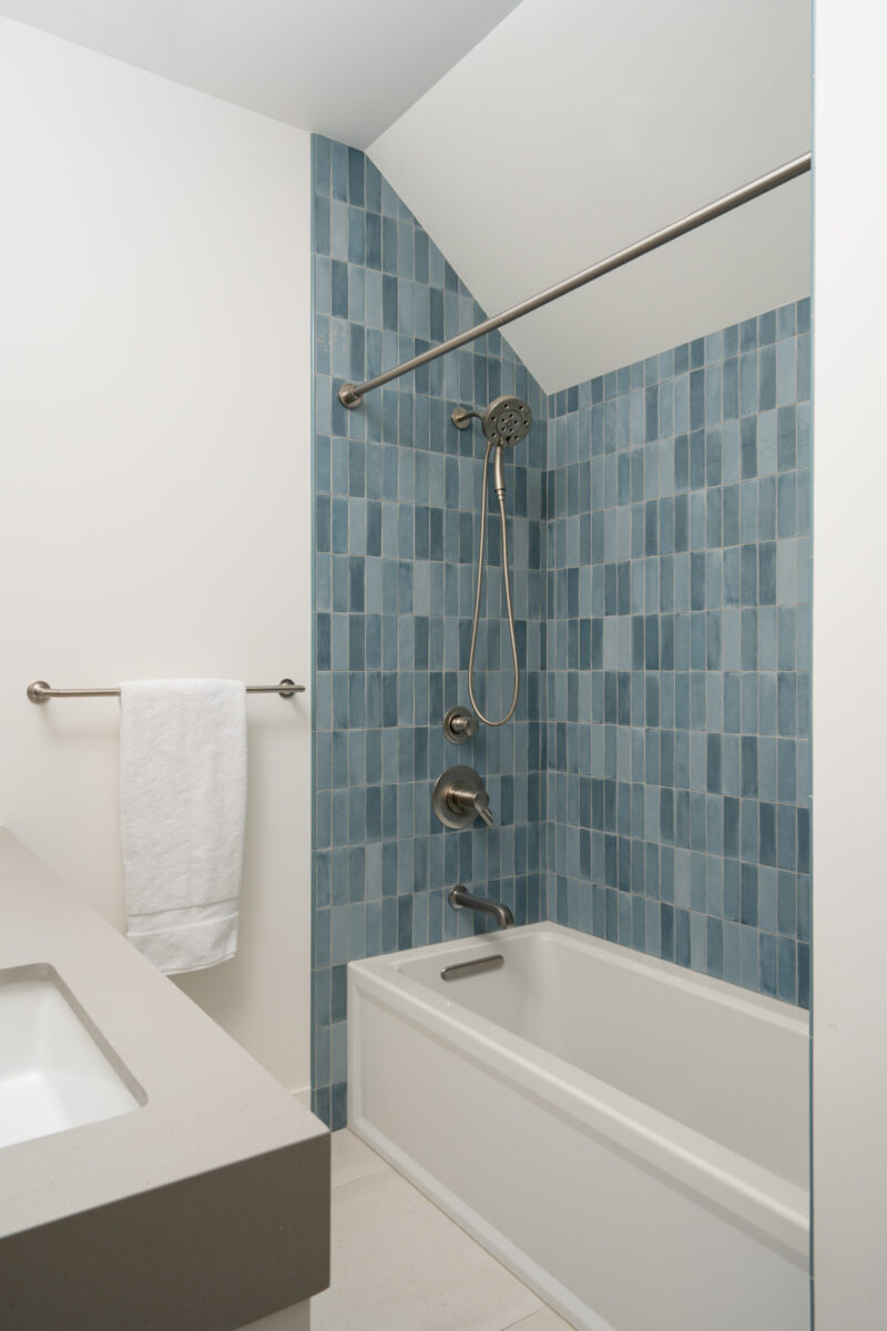 Crescent_Porchlight_Kinsman2025_web-15