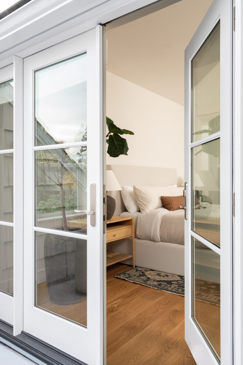 Crescent_Porchlight_Kinsman2025_web-8