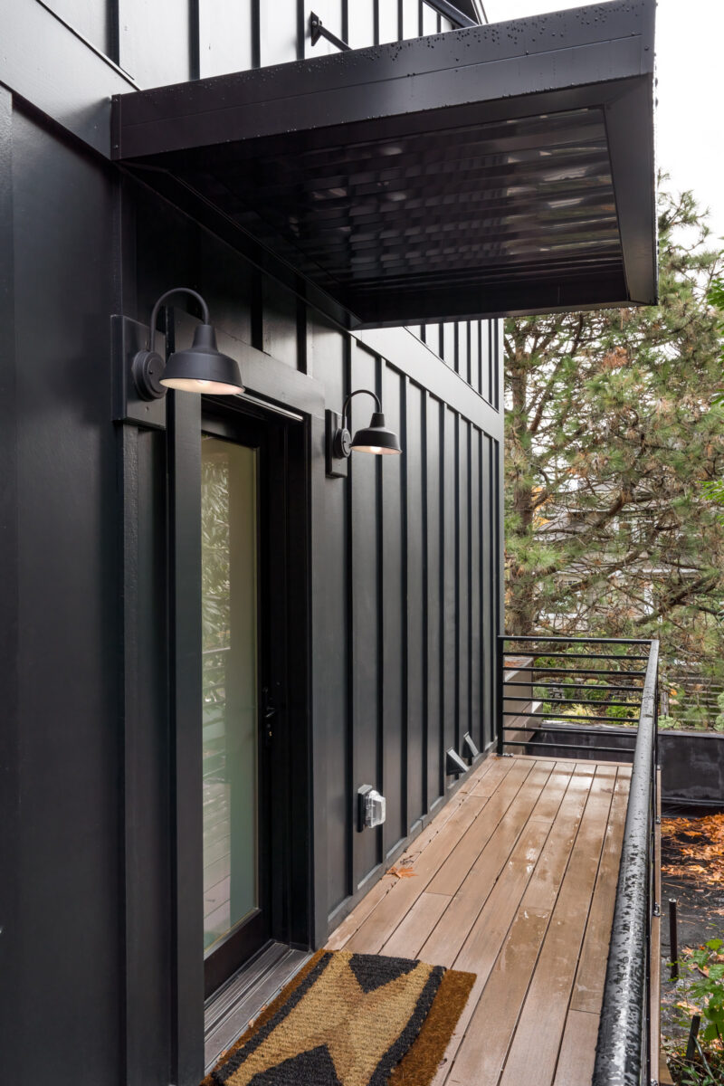 Crescent_Porchlight_Kinsman_web-11