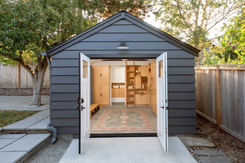 Crescent_Porchlight_Selzer_web-1