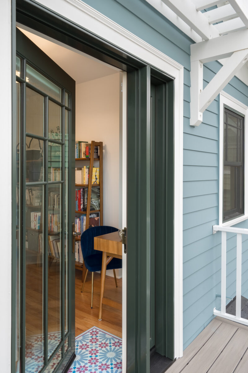 Crescent_Porchlight_WeiTullio_web-5