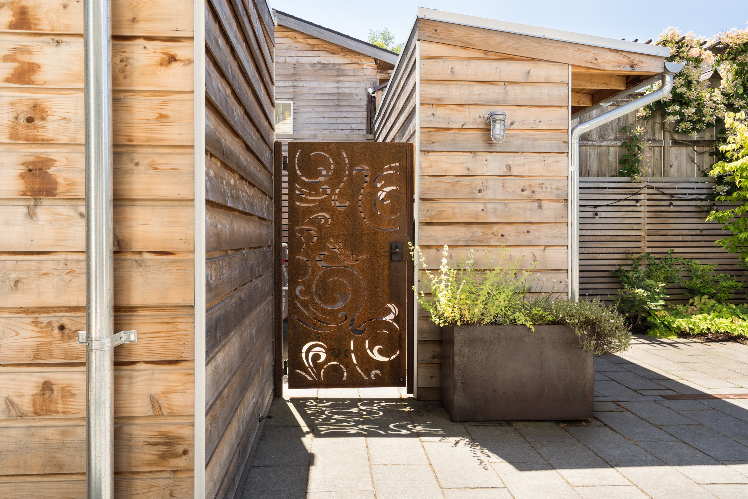 Porchlight_Crescent_GauseLowry_web-2