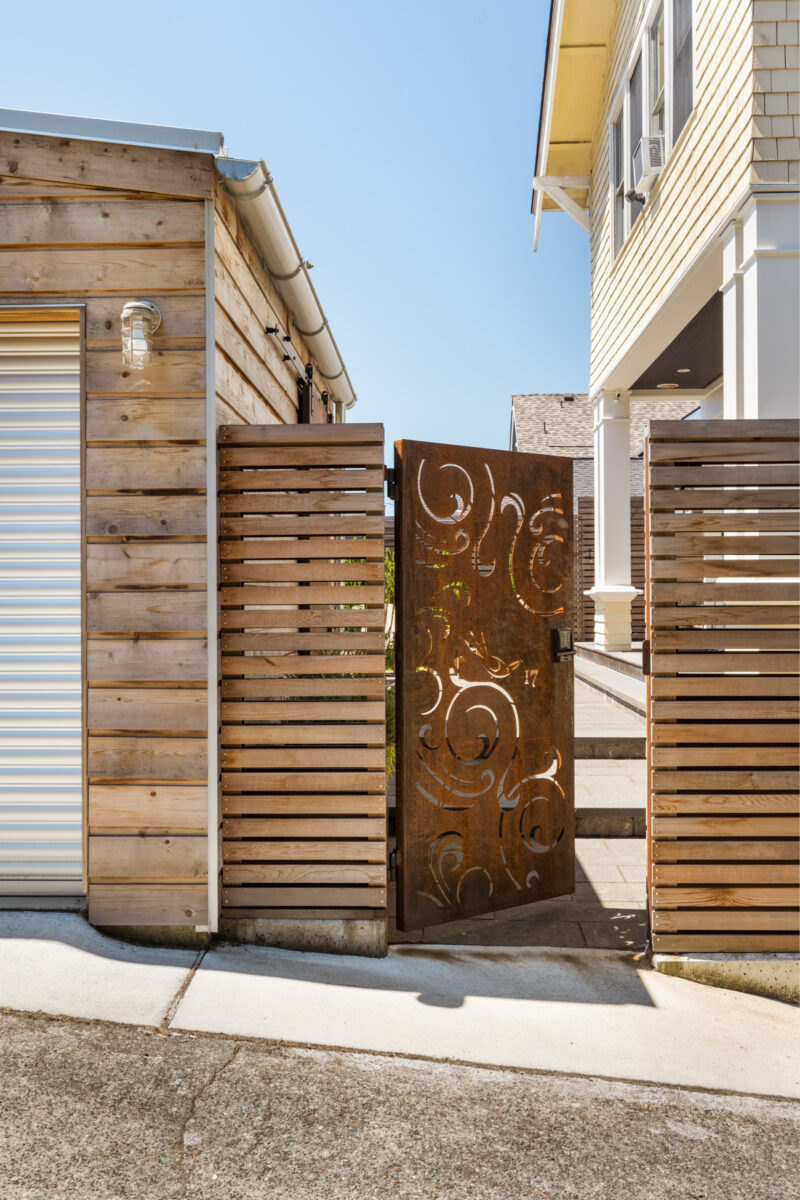 Porchlight_Crescent_GauseLowry_web-4