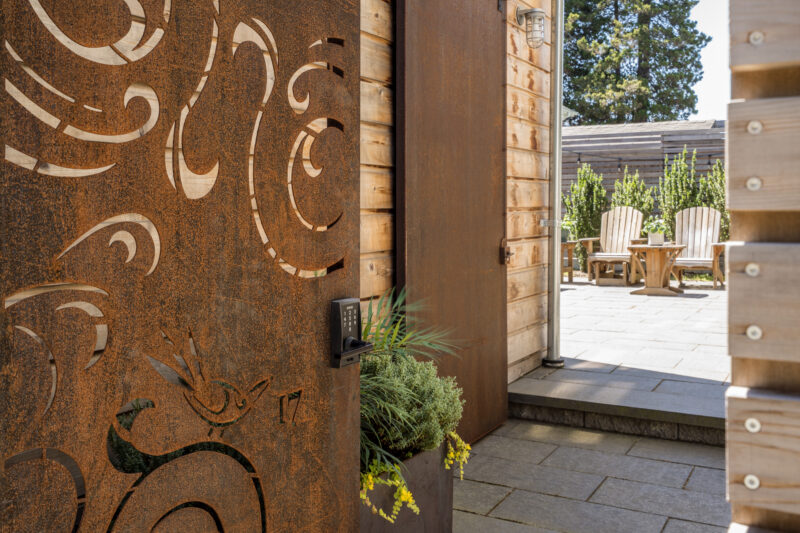 Porchlight_Crescent_GauseLowry_web-6
