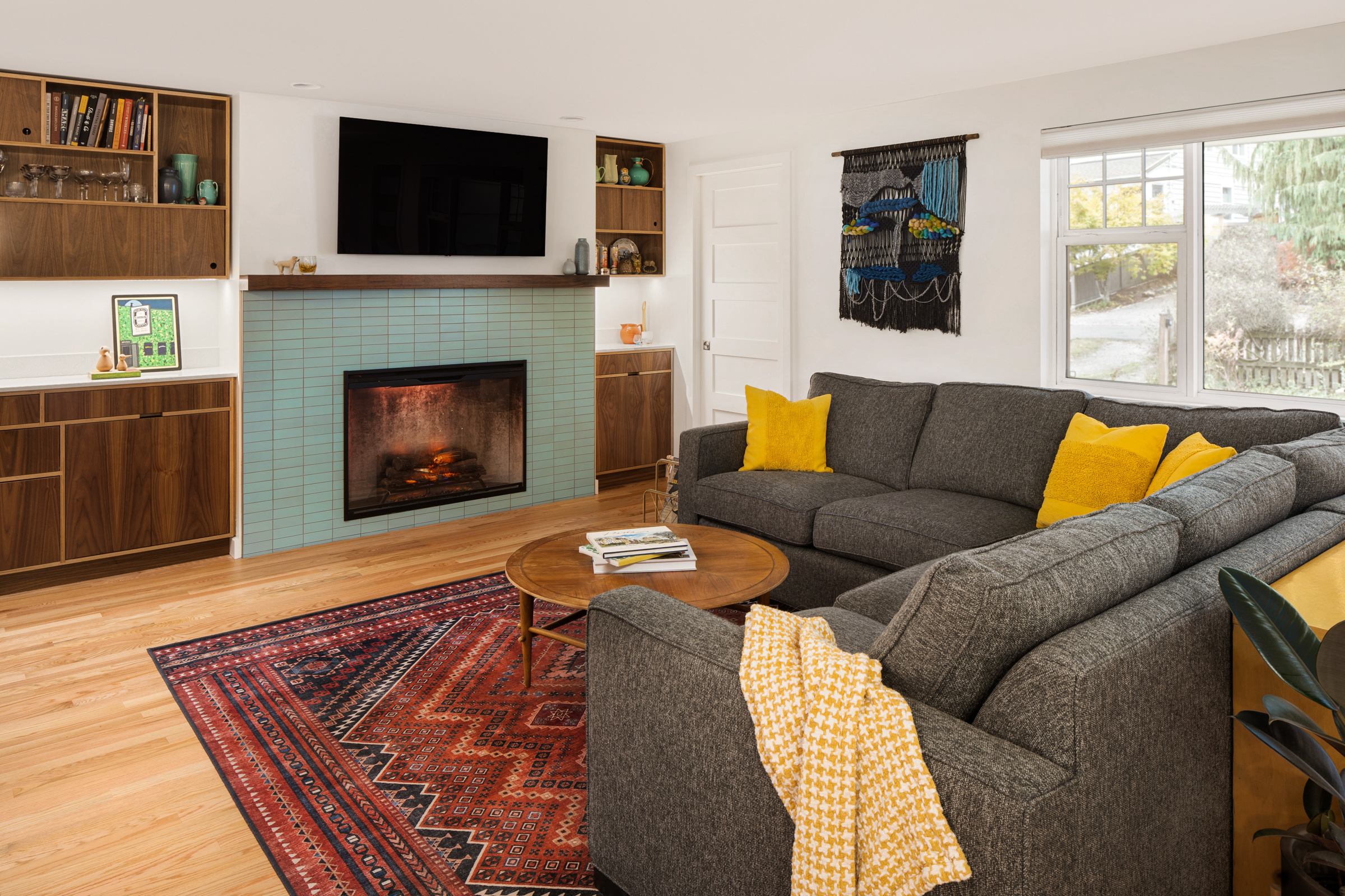 Porchlight_Crescent_Price_web-8